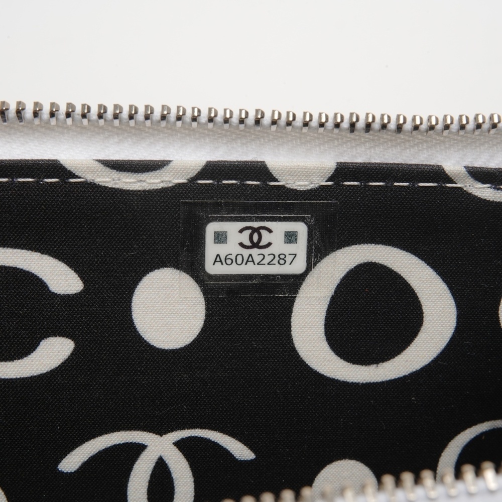 CHANEL White Caviar Leather Wallet - Picture 10 of 11